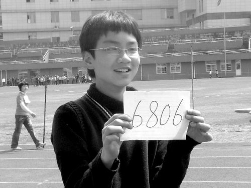 废挂历做成号码牌